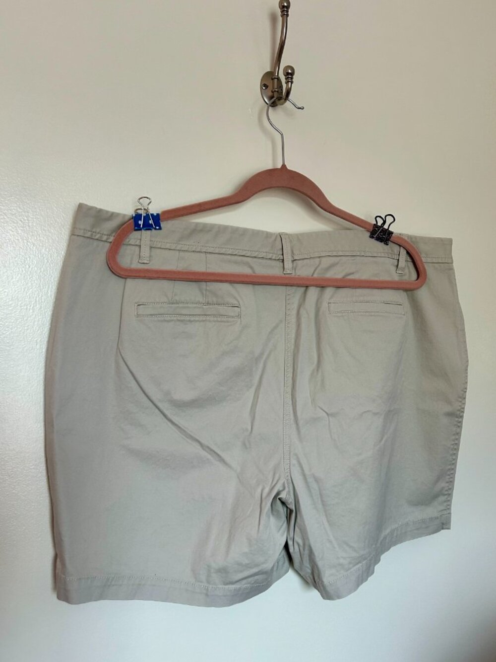 Talbot Girlfriend Chino Short in Stone 18W - Picture 2 of 4